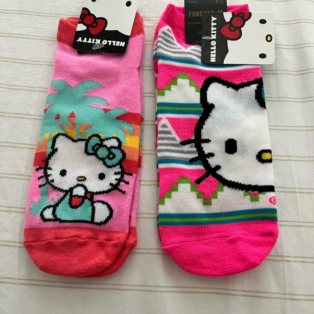 Hello Kitty Socks - Picture 4 of 5